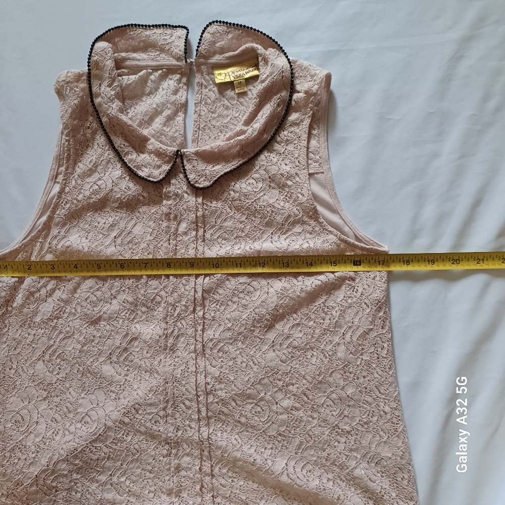 Princess Vera Wang Women Size M Pink Lace Top with Black Collar - Picture 10 of 12